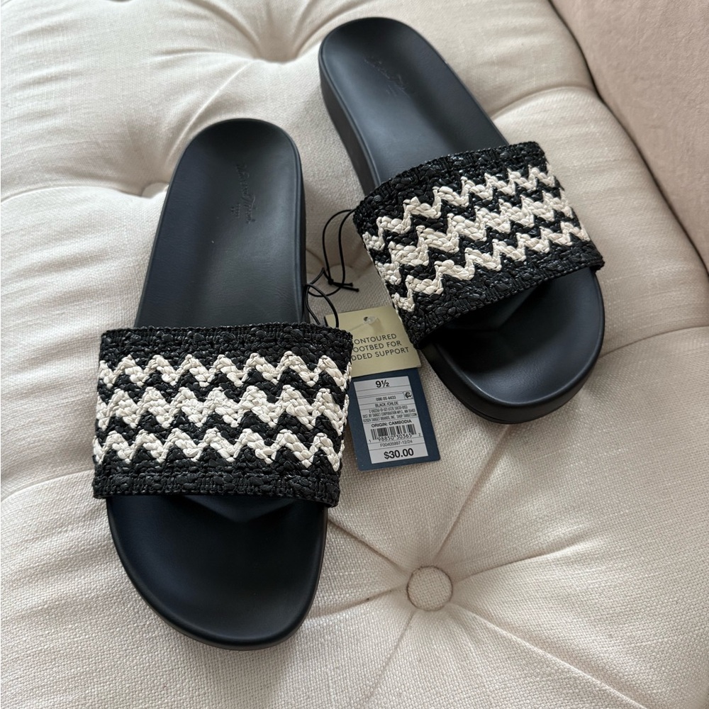 NEW‎ Universal Thread Black and White Sandals Size 9.5